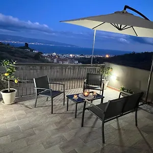 Appartamento Gardenie Home: Delizioso Villino Vista Mare, Messina